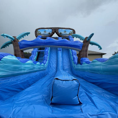 Приготовьтесь к 40 футовой надувной горки с бассейном и огромной доской для серфинга.